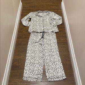 Leopard Print Women’s  Pajamas NWOT